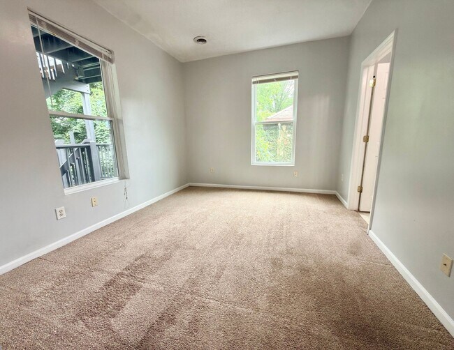 Building Photo - 3254 Berwyn Pl