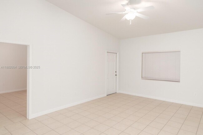 Building Photo - 2516 Lincoln St