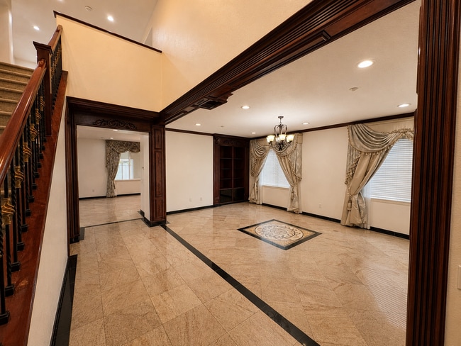 Building Photo - 621 Marbella Ct