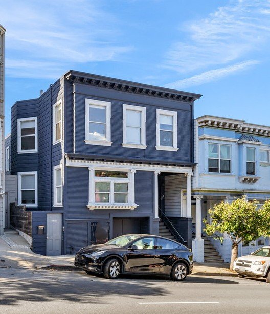 Building Photo - 3014 Pine St