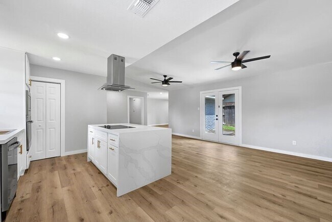 Building Photo - 5634 Cerritos Dr