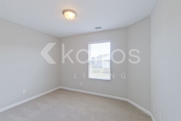 Building Photo - 877 Silent Barge Cv