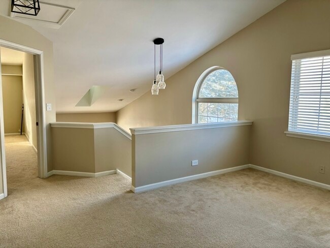 Building Photo - 2711 Odlum Dr