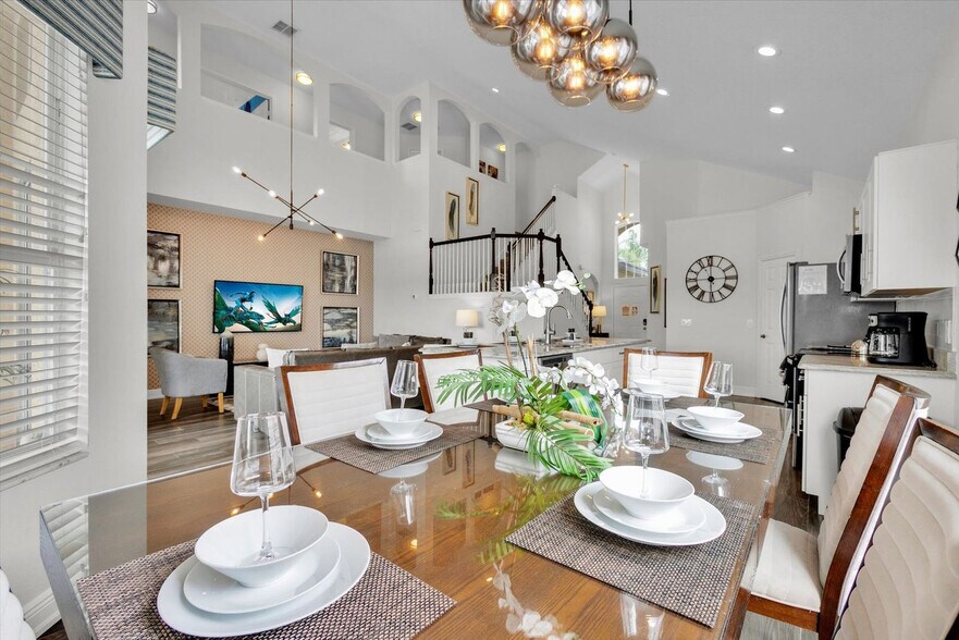 Building Photo - 8131 Sun Palm Dr