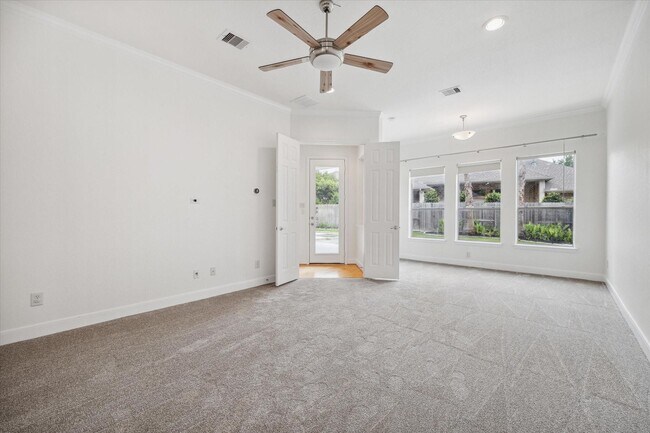 Building Photo - 95 N Mews Wood Ct