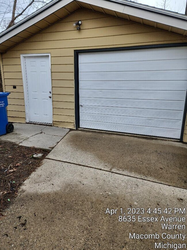 Building Photo - 8635 Essex Ave