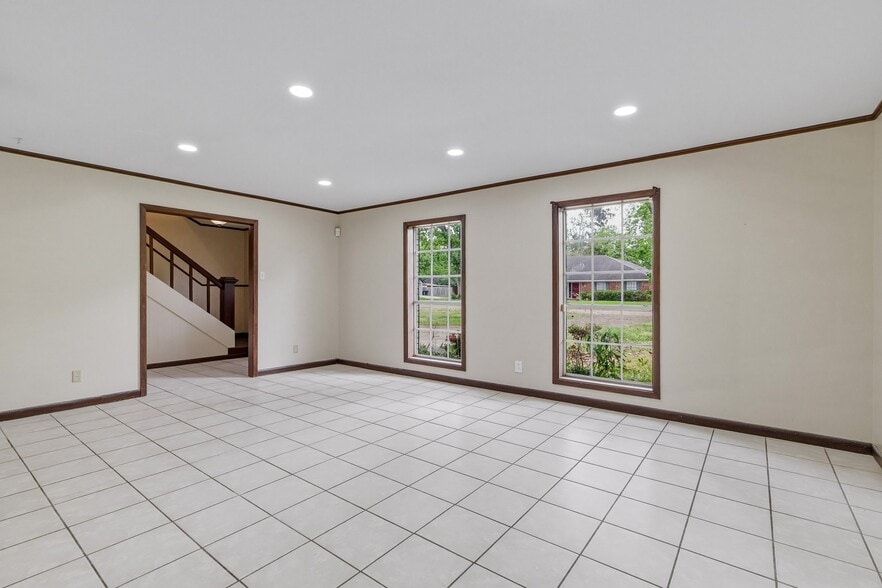 Building Photo - 103 Pecan Bayou Dr
