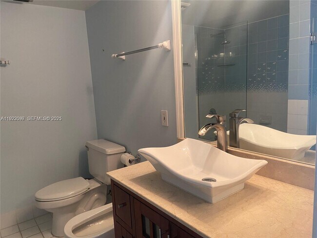 Building Photo - 6061 Collins Ave