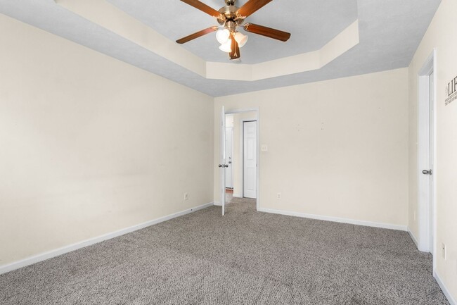 Building Photo - COMING SOON!    Cute home close to shoppin...