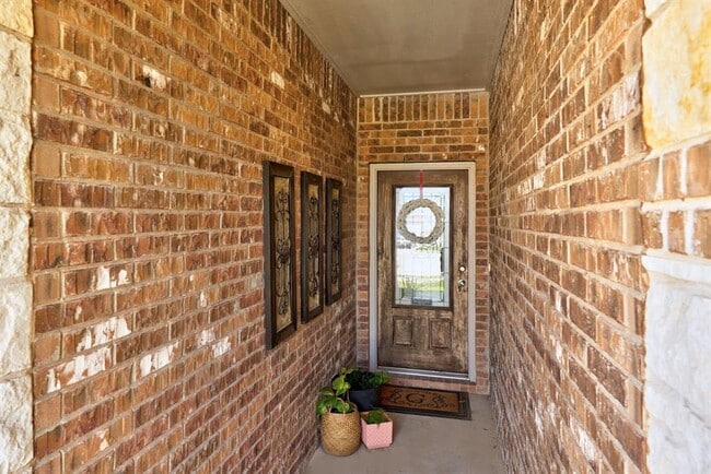 Building Photo - 744 Hoot Owl Ln S