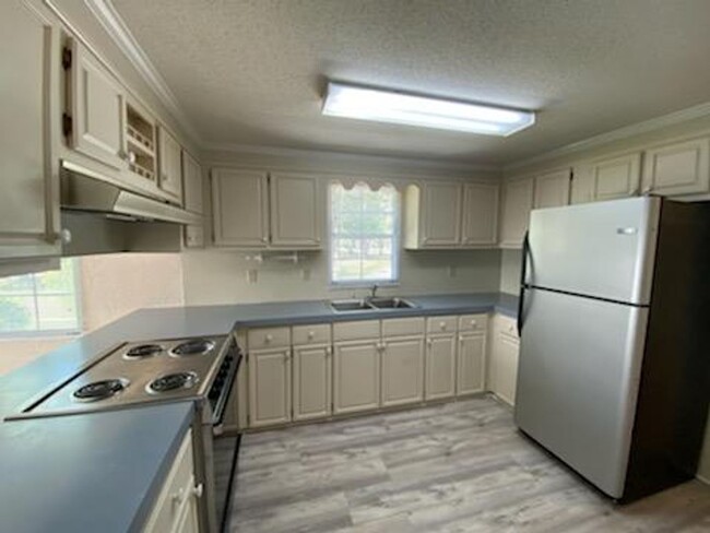 Building Photo - Hampstead - 3 Bedroom, 2 Bath Home