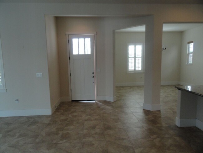 Building Photo - Great Home in East Garrison