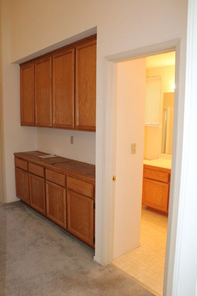 Building Photo - Waterfront Townhome In Pittsburg with Dock...