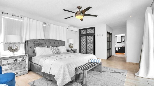 Building Photo - 1715 NE 40th St