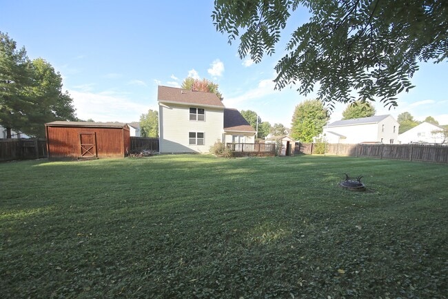 Building Photo - 876 Meadowlands Dr