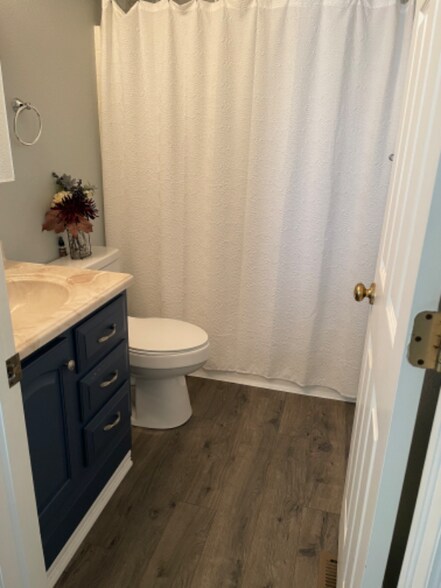 Building Photo - 8719 Rosebud Pl
