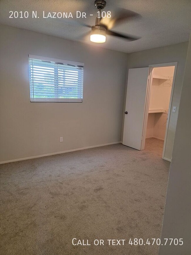 Building Photo - Renovated 2 bedroom with washer/dryer $1,2...