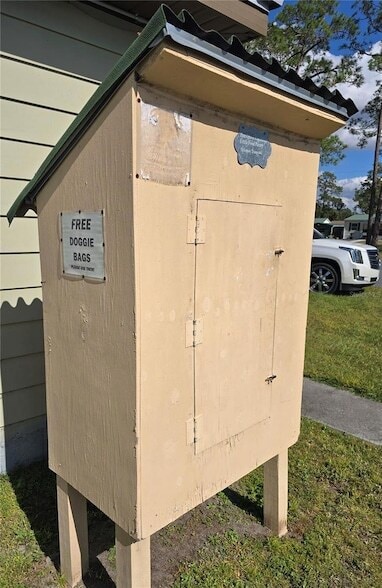 Building Photo - 1634 Dolphin Dr