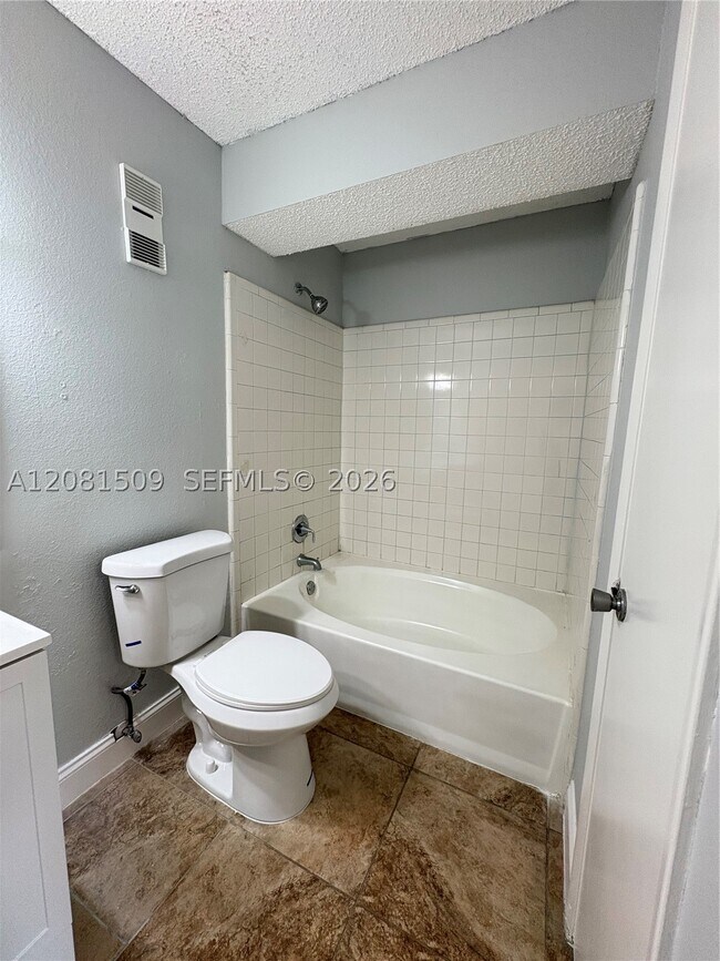Building Photo - 10501 SW 155th Ct