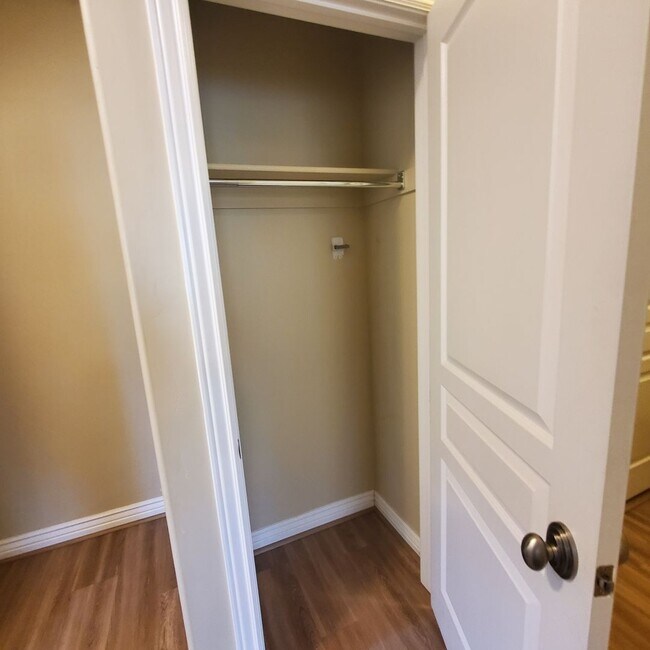Building Photo - Incredible Lehi Townhouse