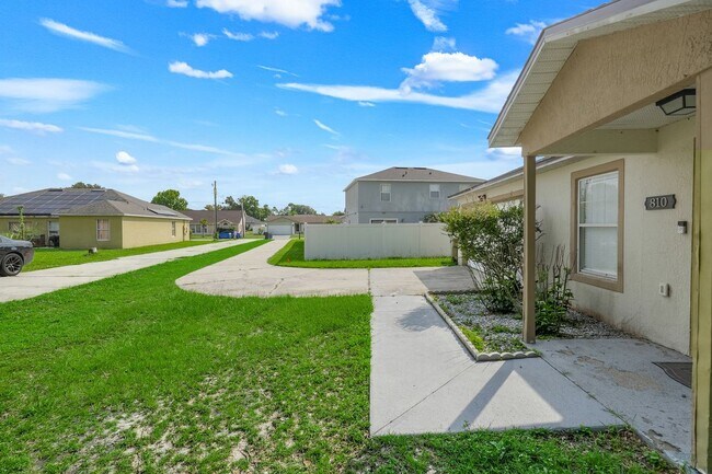 Building Photo - 810 Valnera Ct