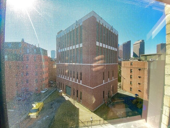 Building Photo - 218 North St