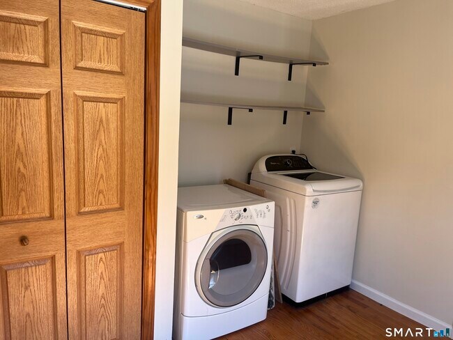 Building Photo - 2101 Scott Rd