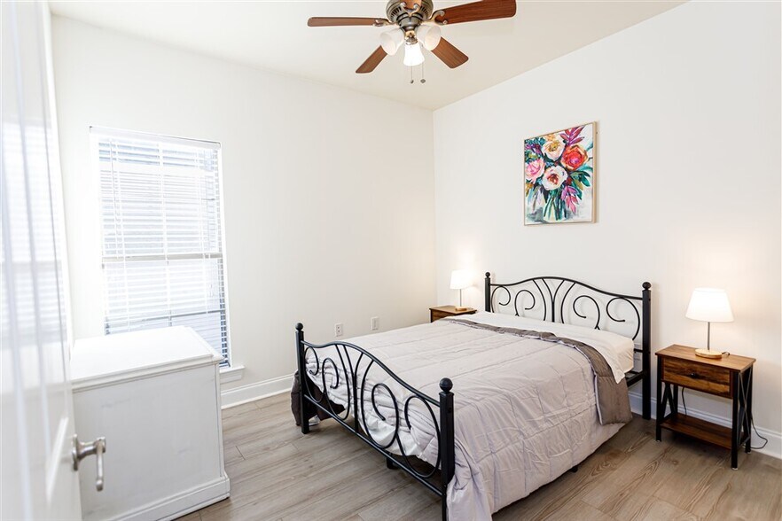 Building Photo - 38035 Post Office Rd