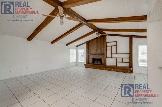 Building Photo - 1370 Palmwood Dr