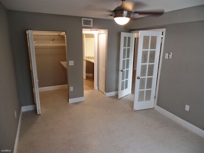 Building Photo - 1 br, 1 bath Condo - Lakeview Club