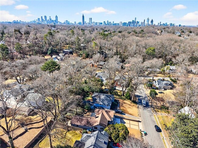 Building Photo - 1319 Chalmette Dr NE