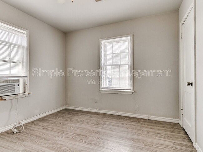 Building Photo - 4005 N Rockwell Ave