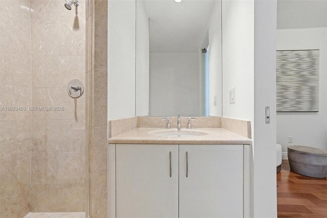 Building Photo - 1331 Brickell Bay Dr