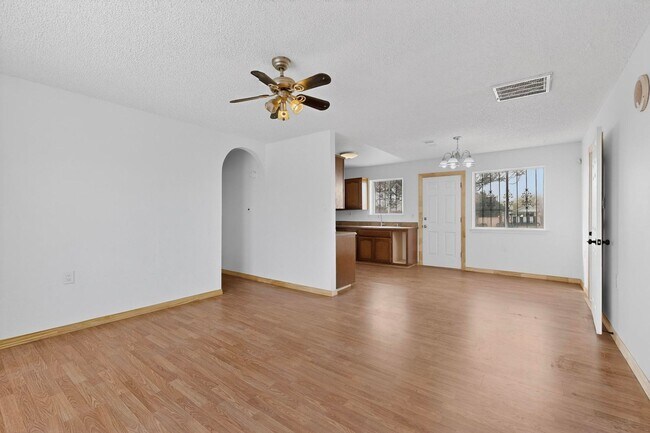 Building Photo - Rural South Valley 4 Bedroom  1.75 Bath 1256/sf