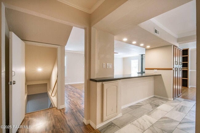 Building Photo - 847 Clubhouse Dr