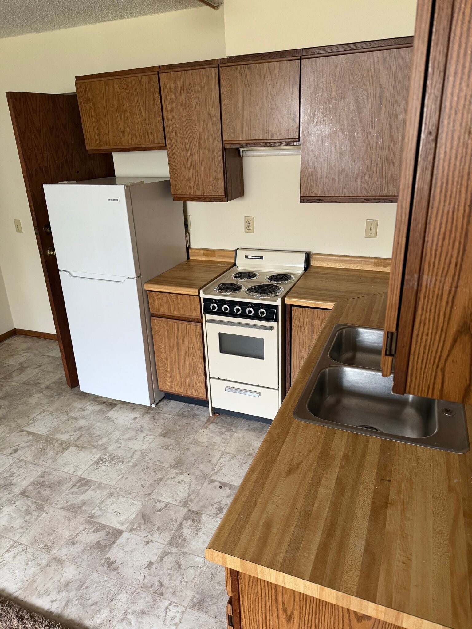 Building Photo - 431 W Main St