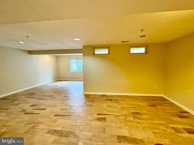 Building Photo - 2429 Knapps Way