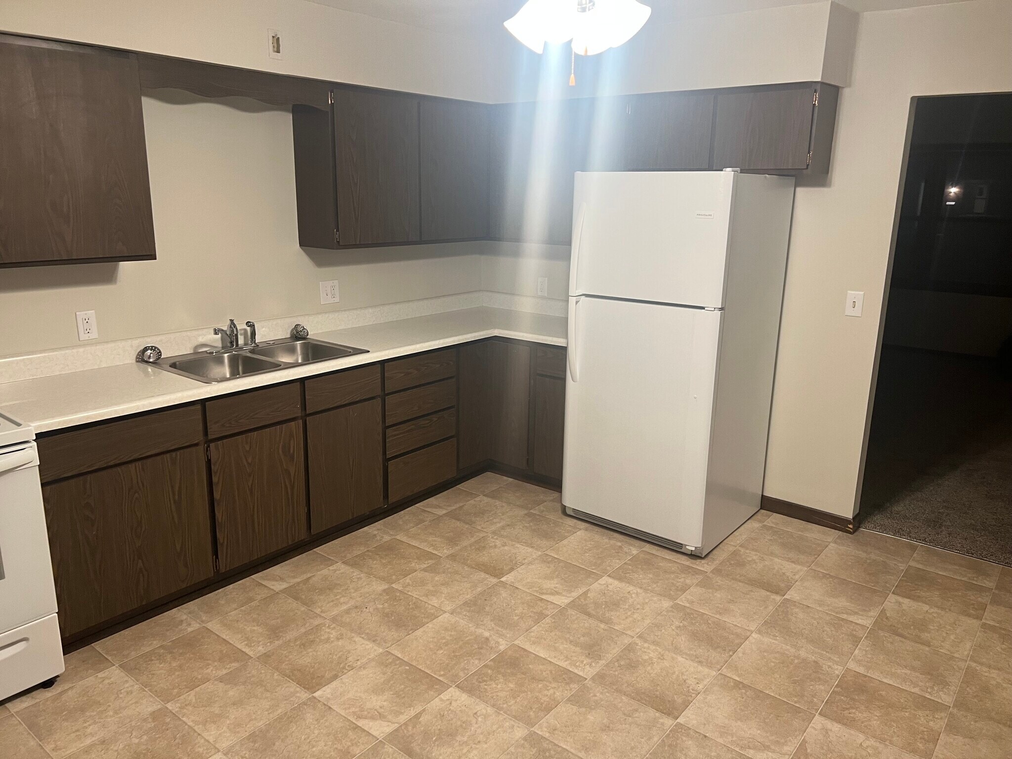 Building Photo - 1203 W Centre St