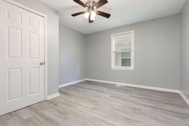 Building Photo - 3624 Parthenia Ave