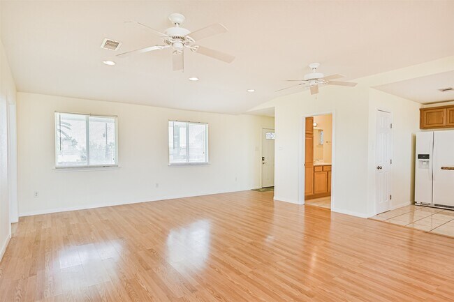 Building Photo - 7706 Channelview Dr