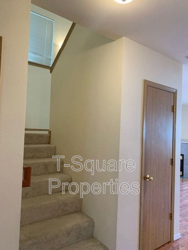 Building Photo - 15815 Admiralty Way
