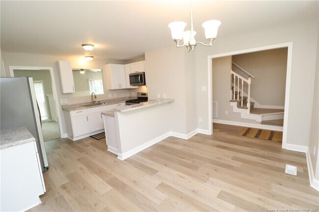 Building Photo - 104 Rainmist Cir