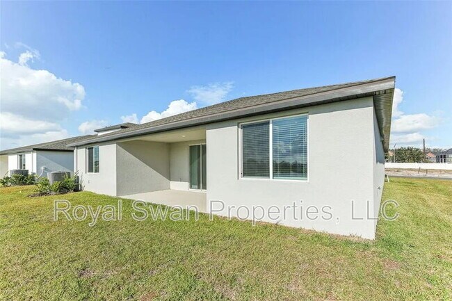 Building Photo - 2016 Rosewood Dr