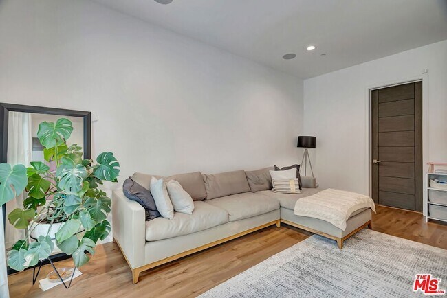 Building Photo - 4203 Saugus Ave