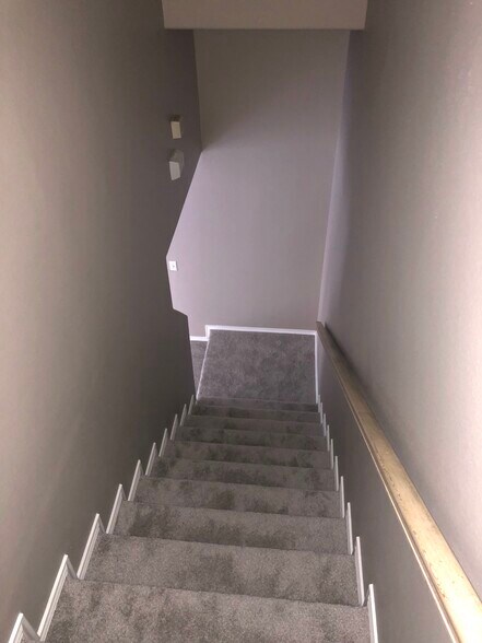 Stairs - 717 Sonesta Dr