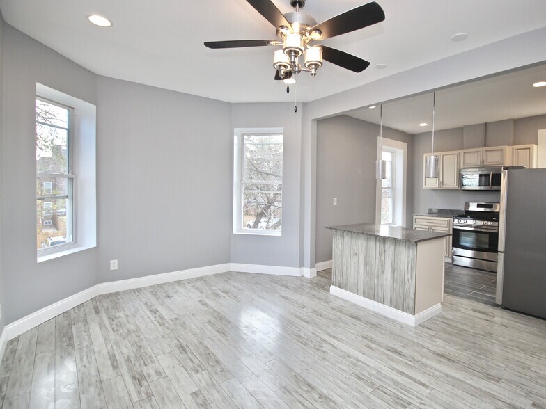 Building Photo - 3526 Vista Ave