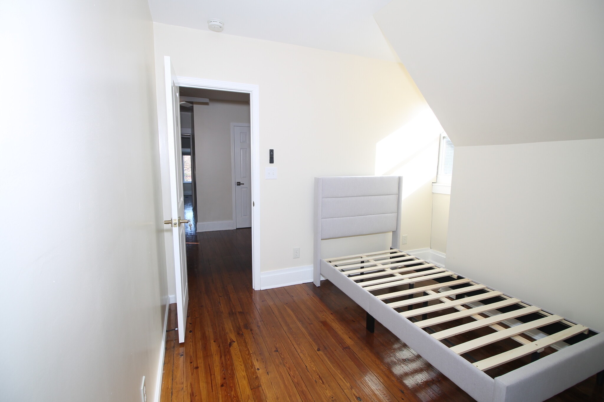 Building Photo - 1372 Neil Ave