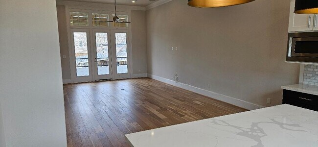 Building Photo - 712 Cage St