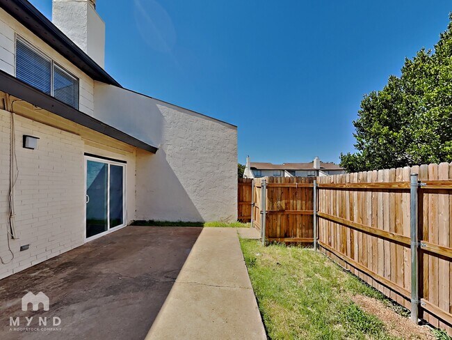 Building Photo - 6215 Indiana Ave