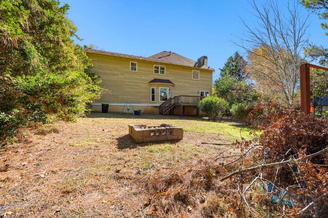 Building Photo - Three Bedroom Rental directly next to Arnall Middle School